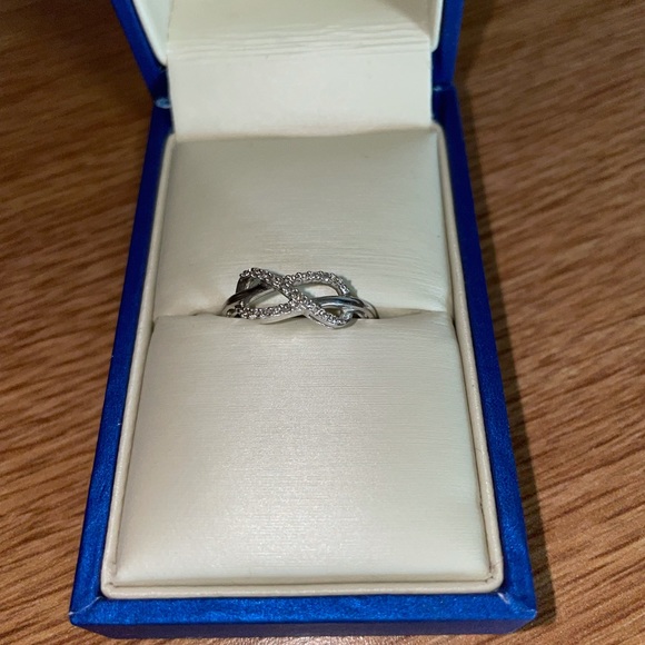 New Harry Ritchie’s Infinity ring. - Picture 2 of 4
